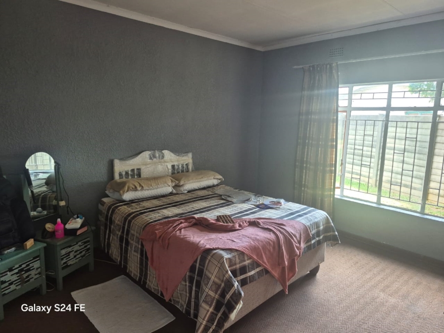6 Bedroom Property for Sale in Rustenburg North North West